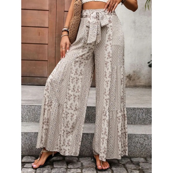 BRAND NEW WITH TAGS Multi-Print Flowy Wide Leg Pants with Tie Waist - Picture 5 of 5